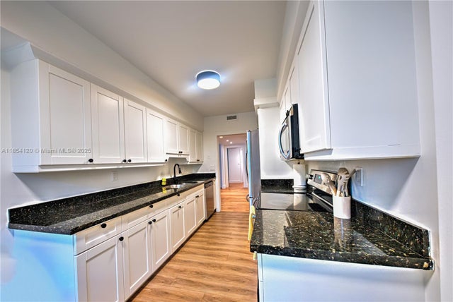 4 of 17 - 121 Crandon Blvd 249, Key Biscayne, FL