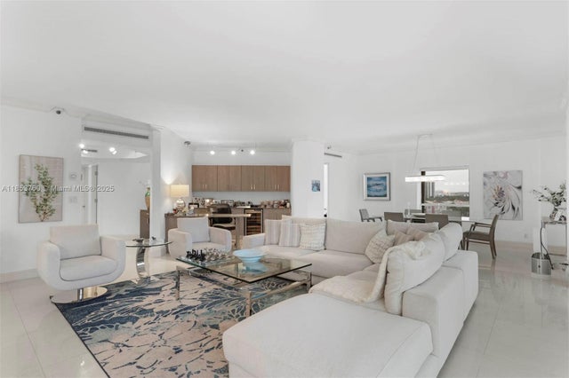 5 of 32 - 19500 Turnberry Way 7a, Aventura, FL