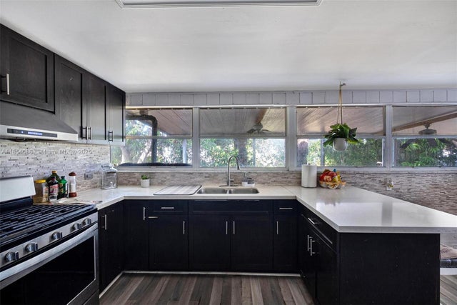 2 of 28 - 1715 Sw 84th Ave, Miami, FL