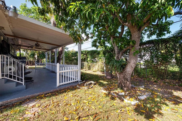 4 of 28 - 1715 Sw 84th Ave, Miami, FL