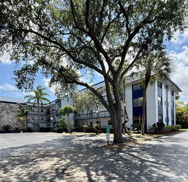 1 of 17 - 3060 Holiday Springs Blvd 104, Margate, FL