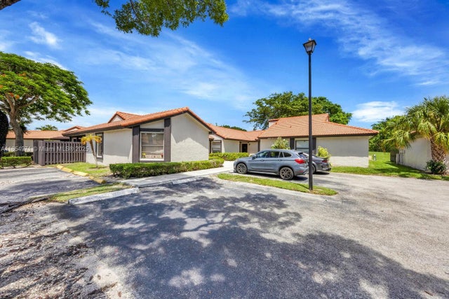 15225 Sw 45th Ter F-49, Miami