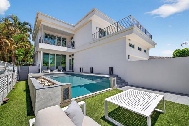 3 of 29 - 1243 Washington St, Hollywood, FL