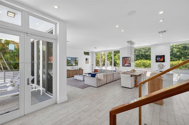 5 of 29 - 1243 Washington St, Hollywood, FL