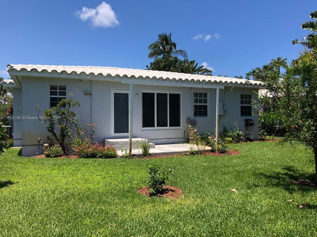1 of 20 - 1538 Funston St, Hollywood, FL