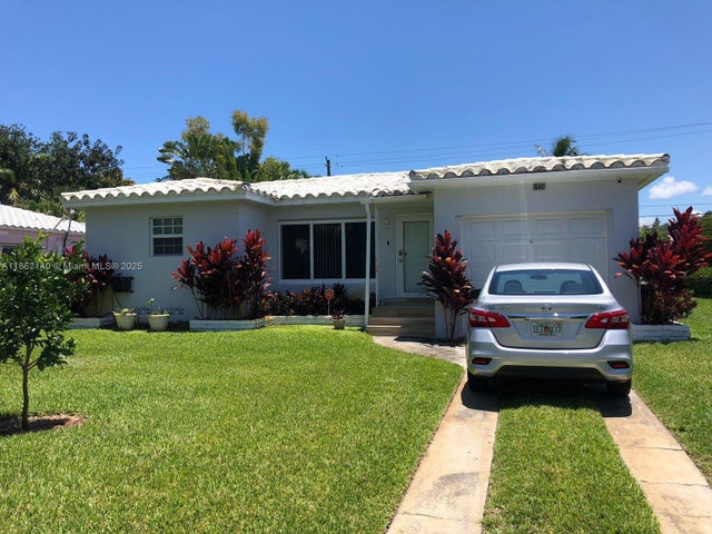 3 of 20 - 1538 Funston St, Hollywood, FL