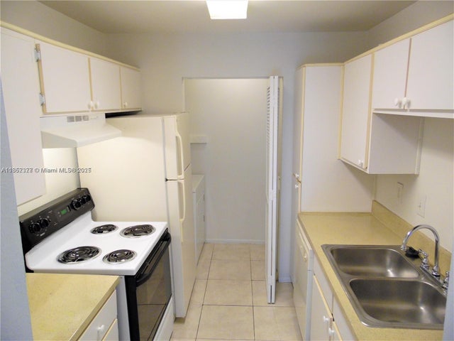 3 of 29 - 3987 Nw 87th Ave 3987, Sunrise, FL