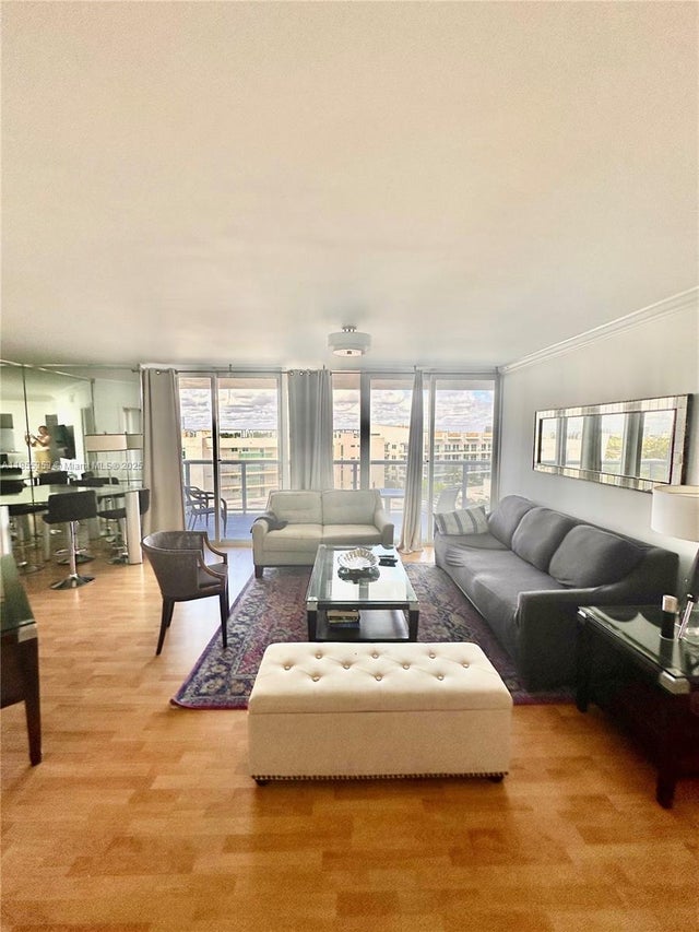 4 of 26 - 6301 Collins Ave 806, Miami Beach, FL
