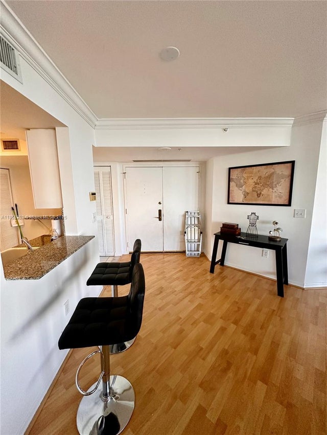 5 of 26 - 6301 Collins Ave 806, Miami Beach, FL