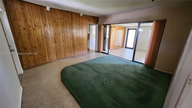 4 of 28 - 6241 Nw 110th St, Hialeah, FL