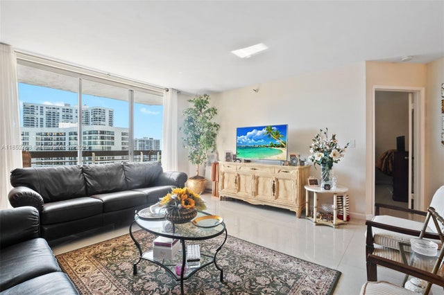 3 of 55 - 19101 Ne 36th Ct 1602, Aventura, FL
