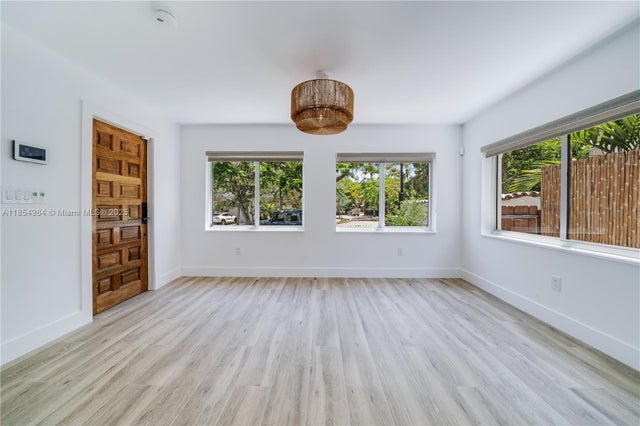 5 of 35 - 169 Ne 48th St, Miami, FL