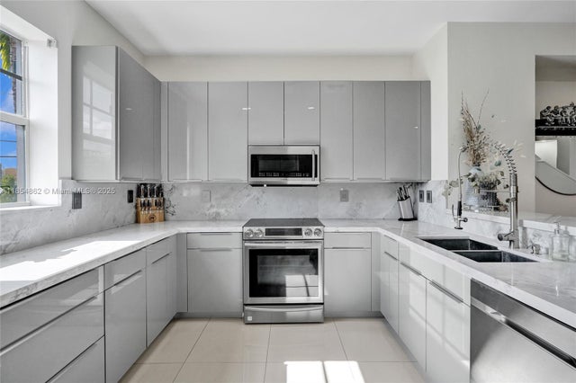 2 of 61 - 1033 Ne 17th Way 1904, Fort Lauderdale, FL