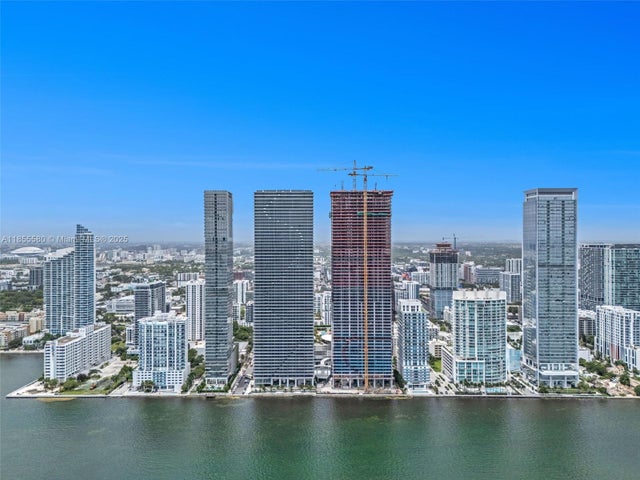 725 Ne 24 Street 3806, Miami