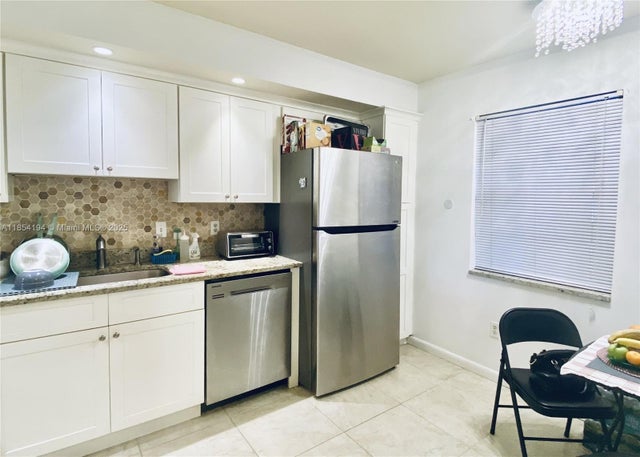 3 of 20 - 140 Lake Nancy Ln 112, West Palm Beach, FL