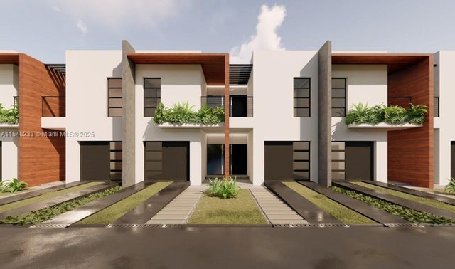 3 of 6 - 2447 Pierce St, Hollywood, FL
