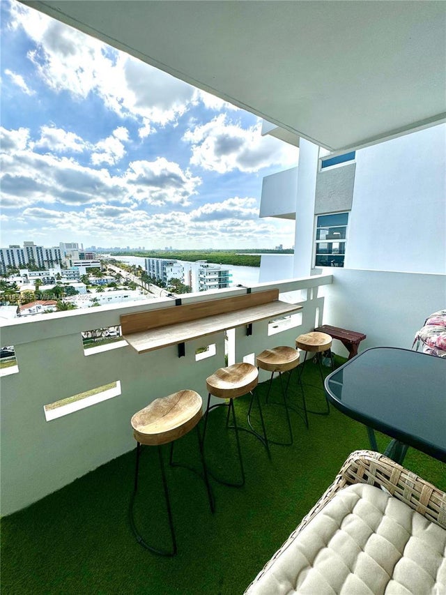 2 of 18 - 3111 N Ocean Dr 1011, Hollywood, FL