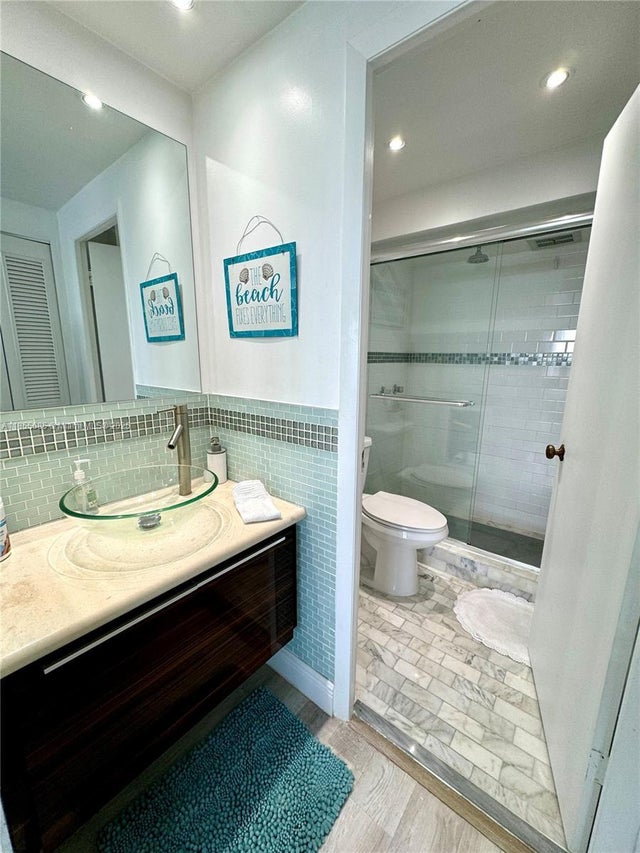 5 of 18 - 3111 N Ocean Dr 1011, Hollywood, FL