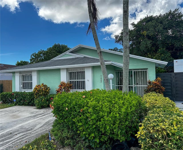 2 of 5 - 11942 Sw 210th St, Miami, FL