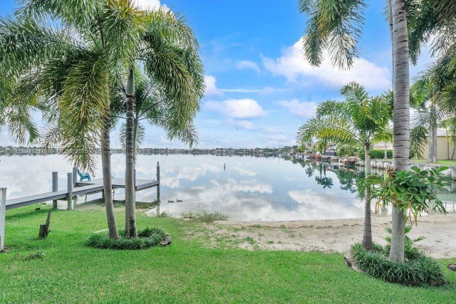 4 of 72 - 15101 Sw 136th Pl, Miami, FL