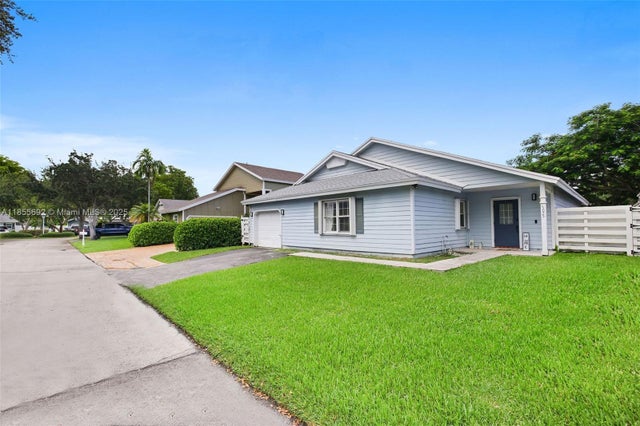 2 of 37 - 15025 Sw 142nd Pl, Miami, FL