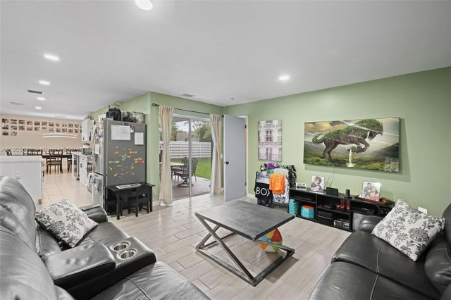 3 of 37 - 15025 Sw 142nd Pl, Miami, FL