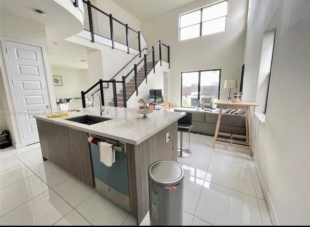 3 of 21 - 8824 Nw 161st Ter, Miami Lakes, FL