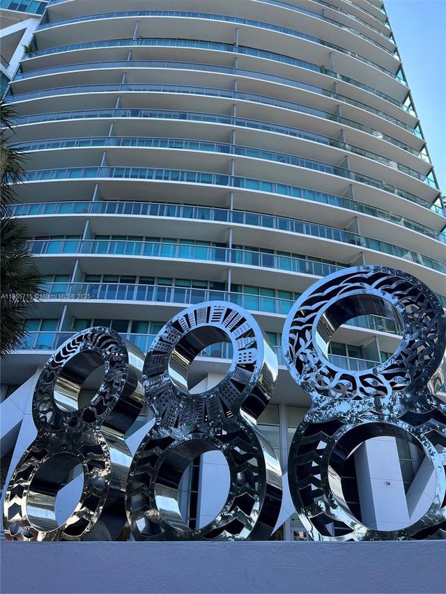 888 Biscayne Blvd 4106, Miami