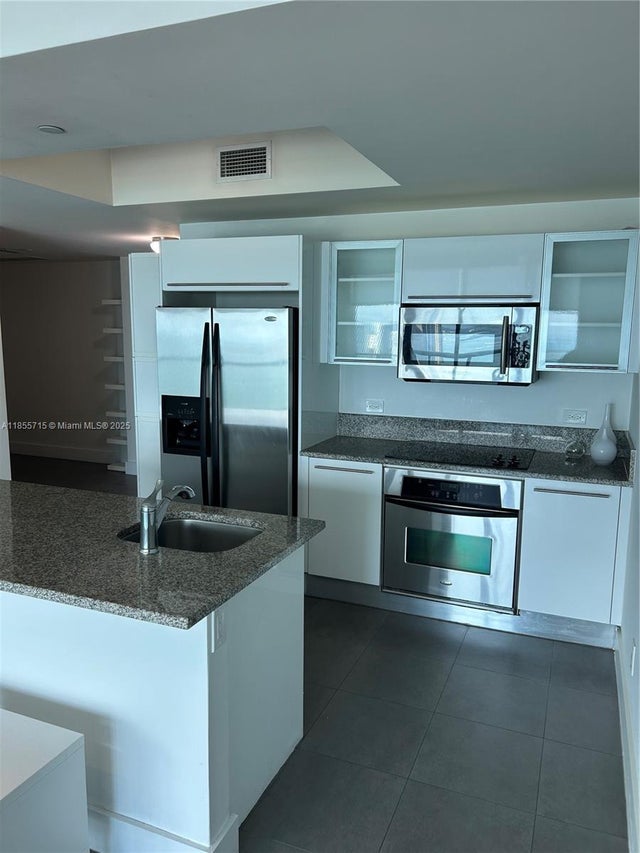 3 of 31 - 888 Biscayne Blvd 4106, Miami, FL