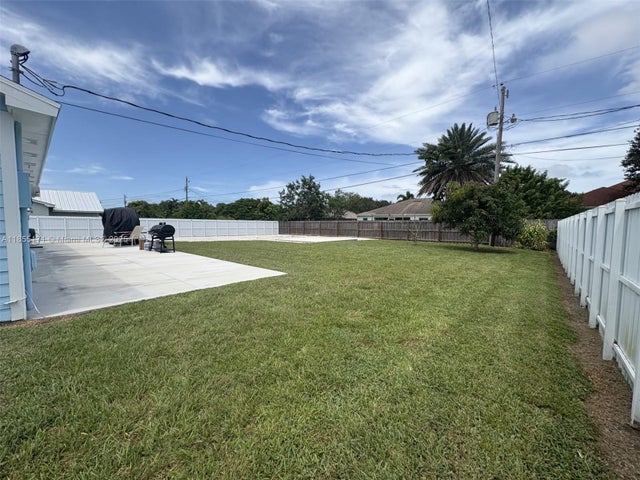 2 of 9 - 2273 Sw Mount Vernon St, Port St Lucie, FL