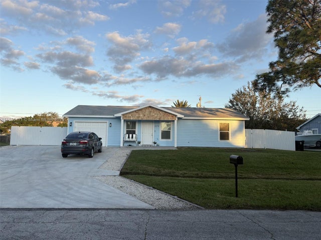3 of 9 - 2273 Sw Mount Vernon St, Port St Lucie, FL