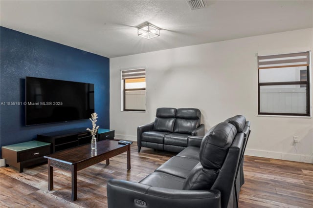 4 of 40 - 3471 W 110th St, Hialeah, FL