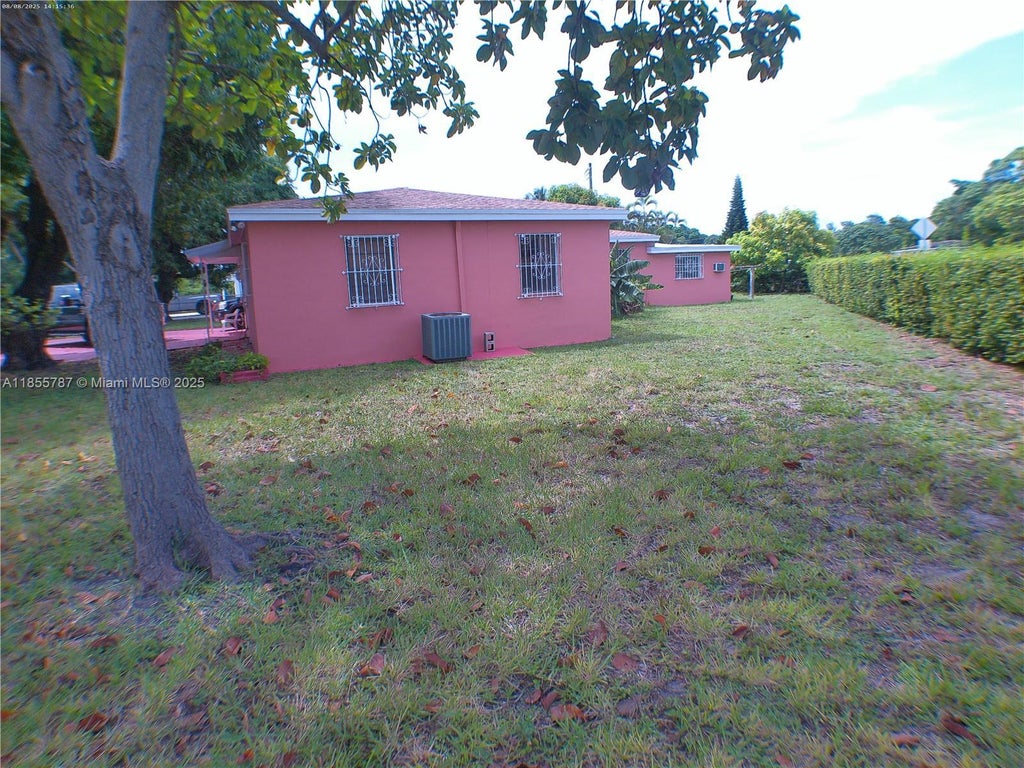 9201 Broad Manor Rd, Miami