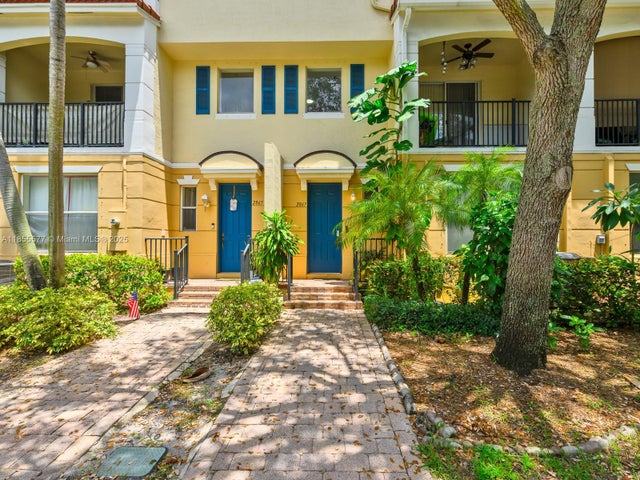 2 of 41 - 2867 S Oasis Dr, Boynton Beach, FL