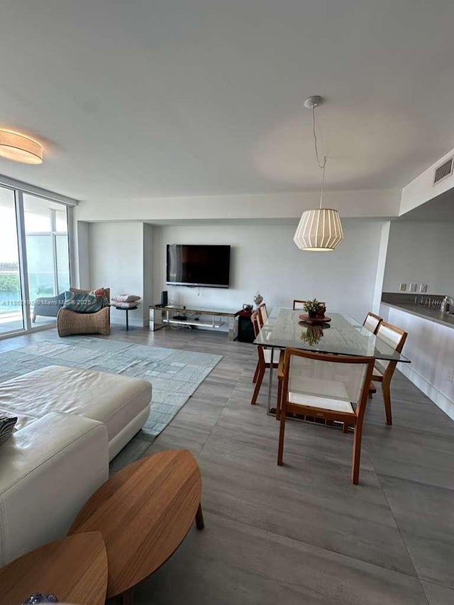4 of 34 - 400 Sunny Isles Blvd 1616, Sunny Isles Beach, FL