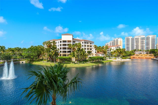 1 of 29 - 723 Crandon Blvd 305, Key Biscayne, FL