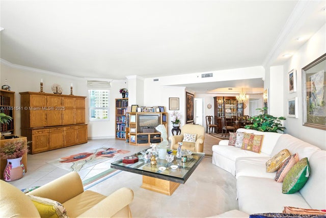 5 of 56 - 808 Brickell Key Dr 1008, Miami, FL