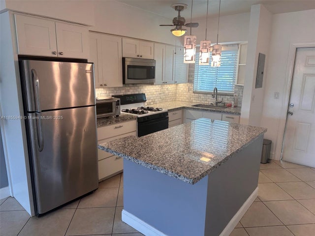 1 of 8 - 13105 Ixora Ct 200, North Miami, FL