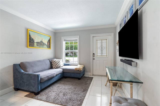 3 of 27 - 1119 S Ridge St, Lake Worth, FL