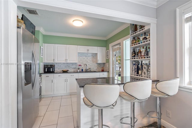 5 of 27 - 1119 S Ridge St, Lake Worth, FL