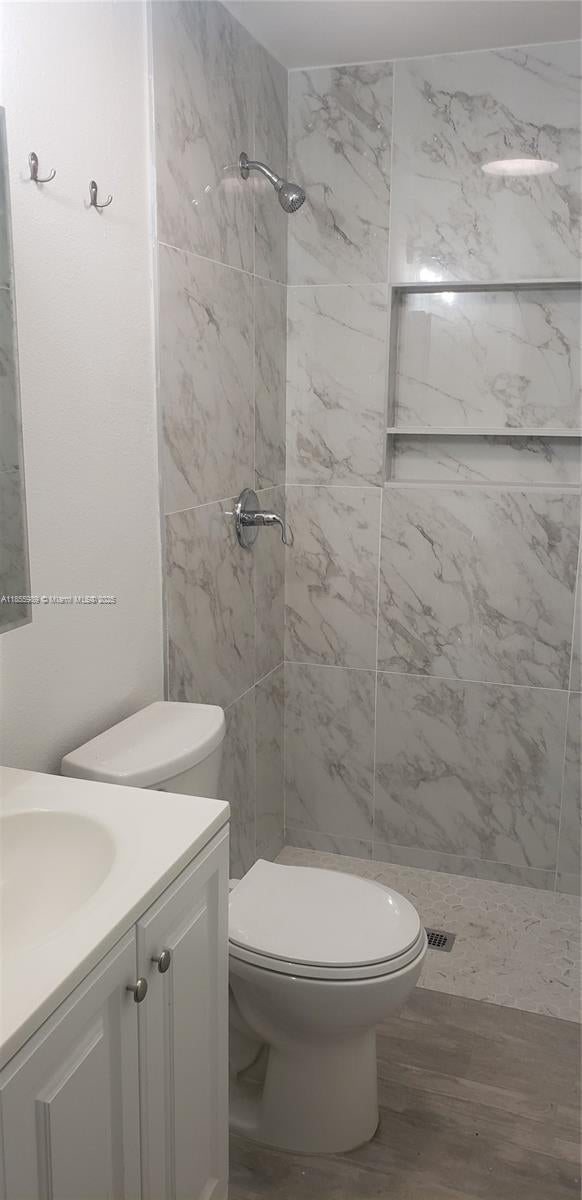 2 of 18 - 2431 Welch, Fort Myers, FL