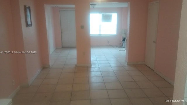 2 of 7 - 2300 Nw 15th Ct, Fort Lauderdale, FL