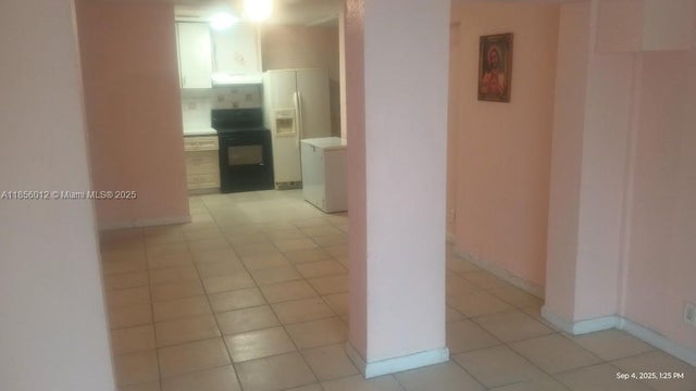 3 of 7 - 2300 Nw 15th Ct, Fort Lauderdale, FL