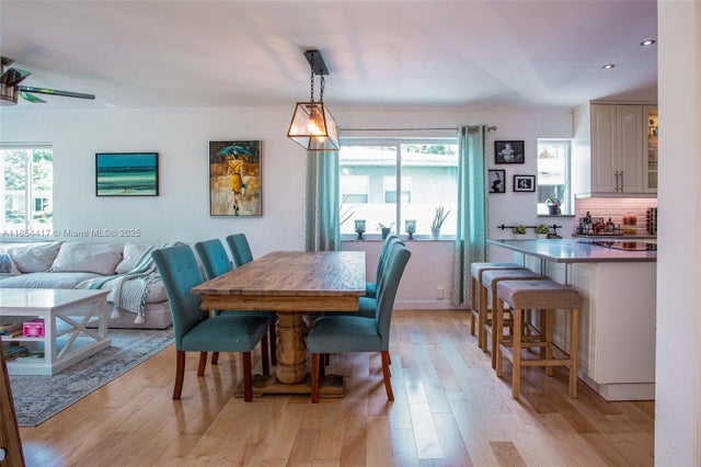 5 of 37 - 955 Van Buren St, Hollywood, FL