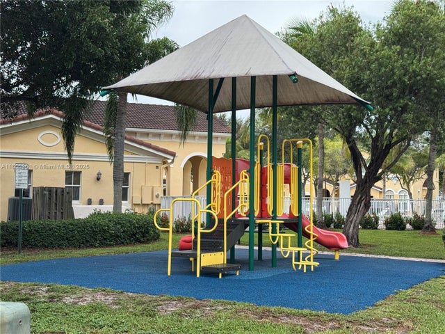4 of 62 - 14956 Sw 8th Ln, Miami, FL