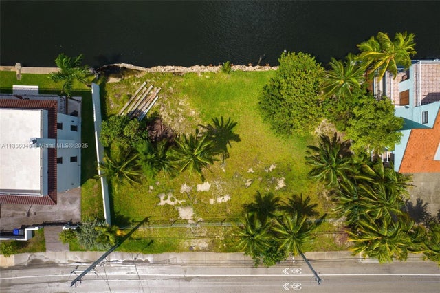2 of 13 - 5500 N Ocean Dr, Hollywood, FL