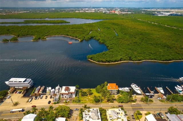 5 of 13 - 5500 N Ocean Dr, Hollywood, FL