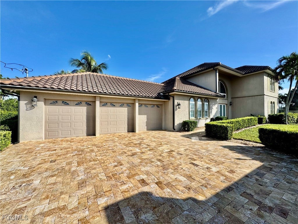 14370 Mcgregor Blvd, FORT MYERS
