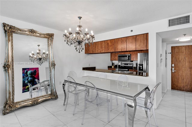 5 of 48 - 1200 Brickell Bay Dr 2807, Miami, FL