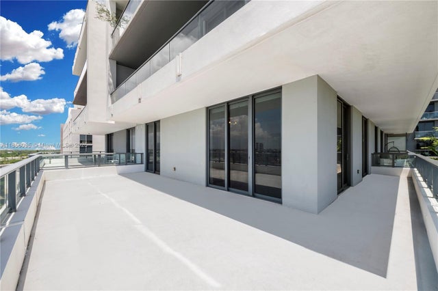 4 of 29 - 2960 Ne 207th St 817, Aventura, FL